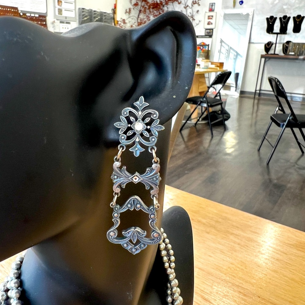 Gorgeous vintage earrings